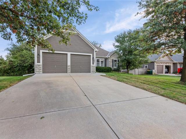 House for sale in Hidden Meadows, Paola