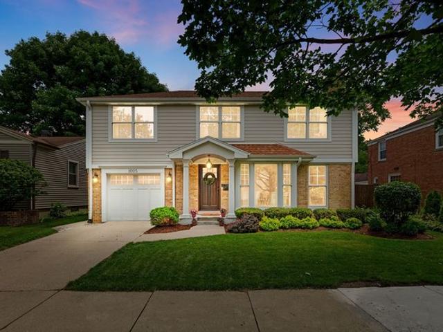 House for sale in Arlington Heights, Illinois