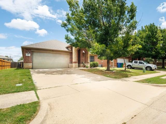 House for sale in Crowley, Texas