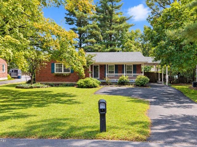 House for sale in St. Matthews, Jefferson County