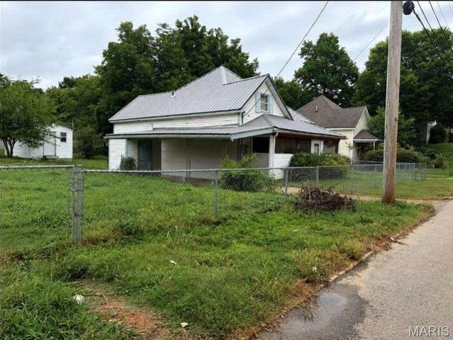 House for sale in Poplar Bluff, Missouri