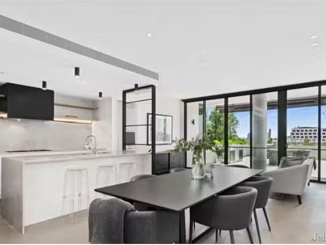 Apartment for rent in Carlton