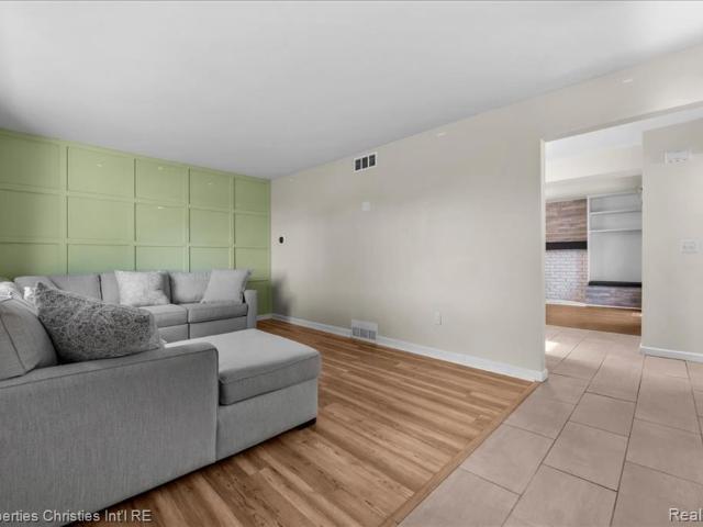 House for sale in Fairfax, Taylor