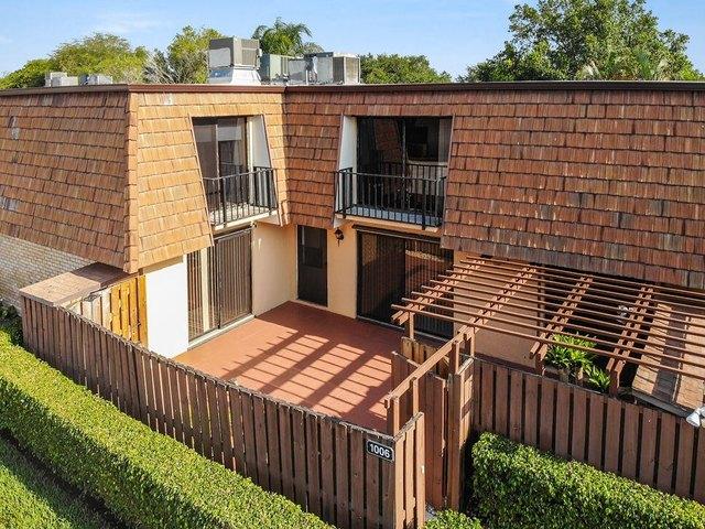 Townhouse for sale in Greenacres, Florida