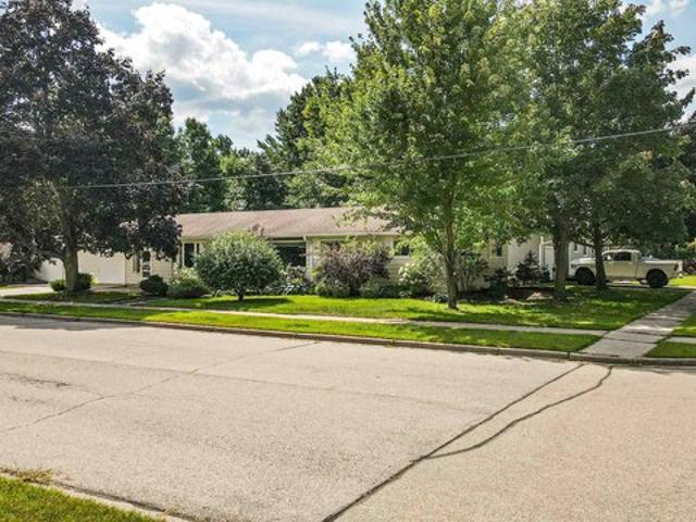 House for sale in Waupaca, Waupaca County