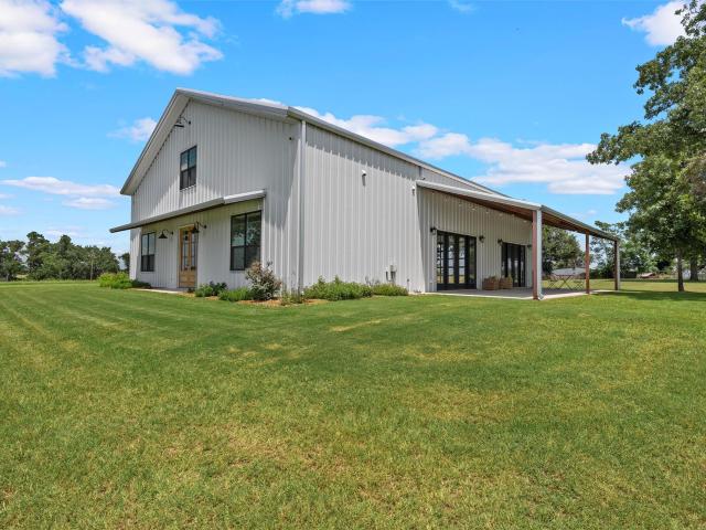 House for sale in Milam, Texas