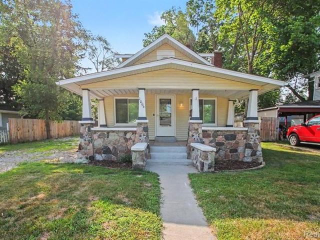 House for sale in Fenton, Michigan