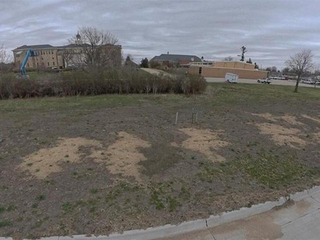 Land for sale in Vinton, Iowa
