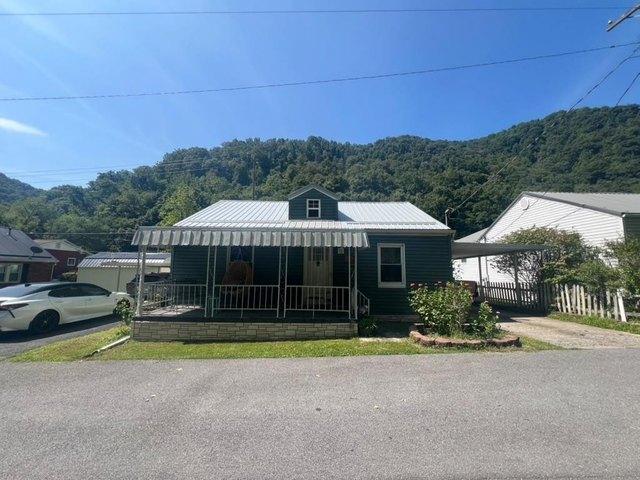 House for sale in Mullens, West Virginia