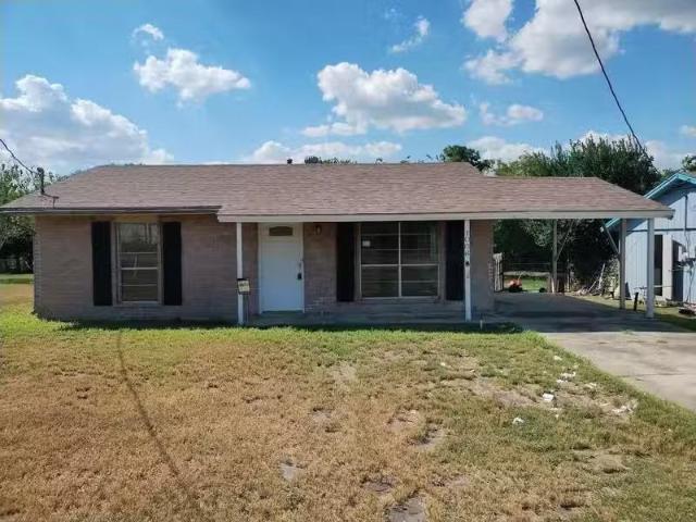 House for sale in Beeville