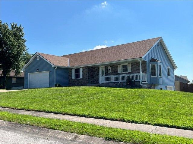 House for sale in Harrisonville, Missouri