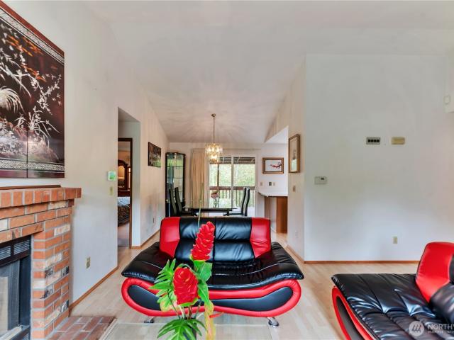 House for sale in Victoria Hills, Renton