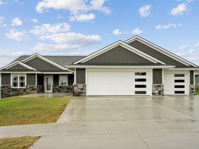 House for sale in Manchester, Iowa