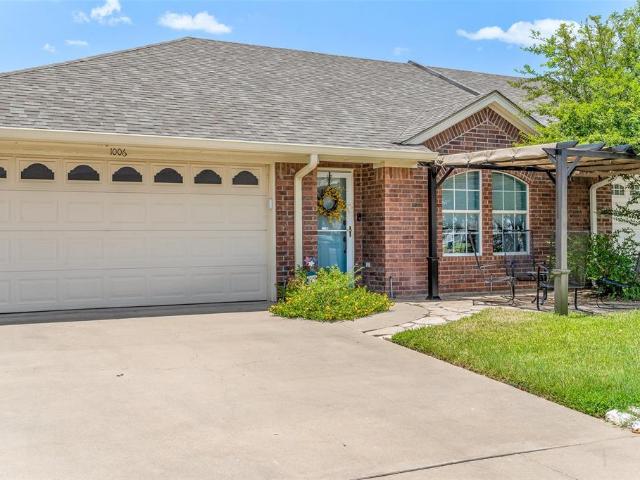 Townhouse for sale in Granbury