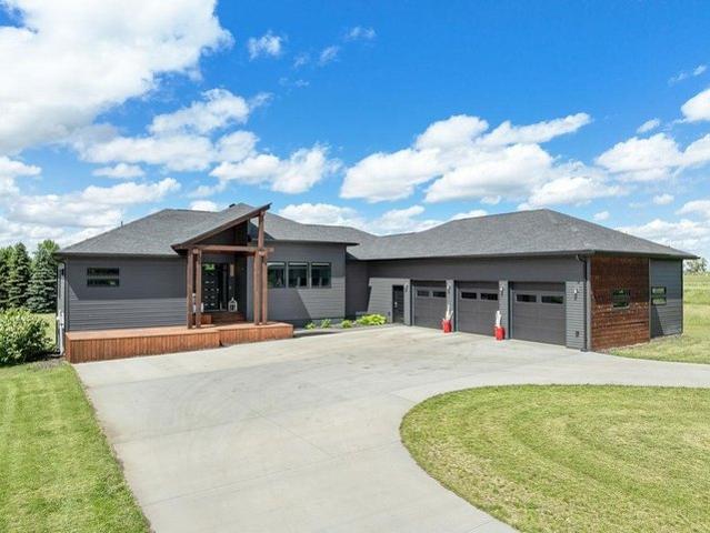 House for sale in Rugby, North Dakota