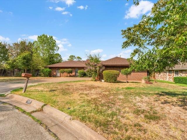 House for sale in Arlington, Texas