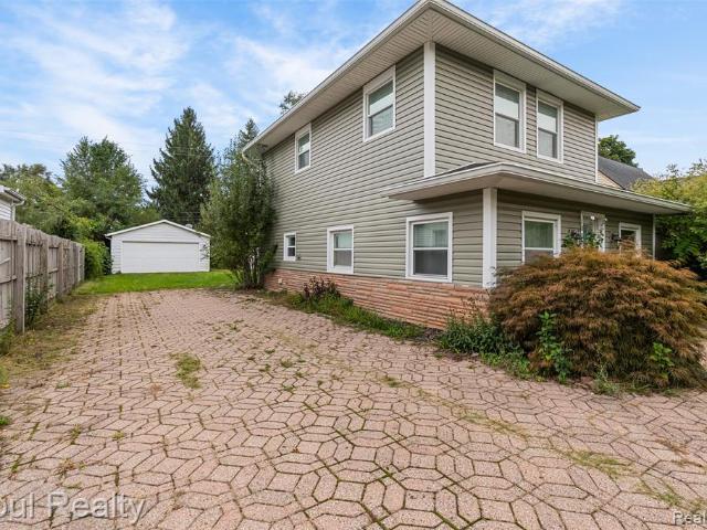 House for sale in Brighton, Livingston County