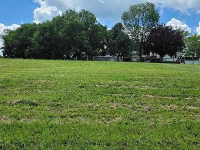 Land for sale in Cedar, Iowa