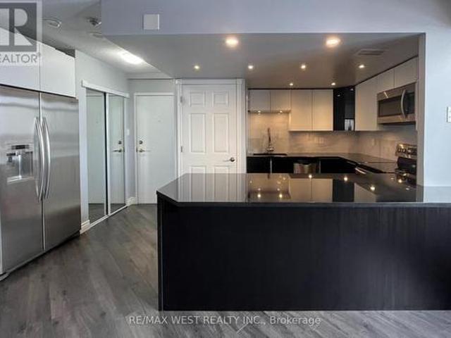 Condo for sale in City Centre, Mississauga