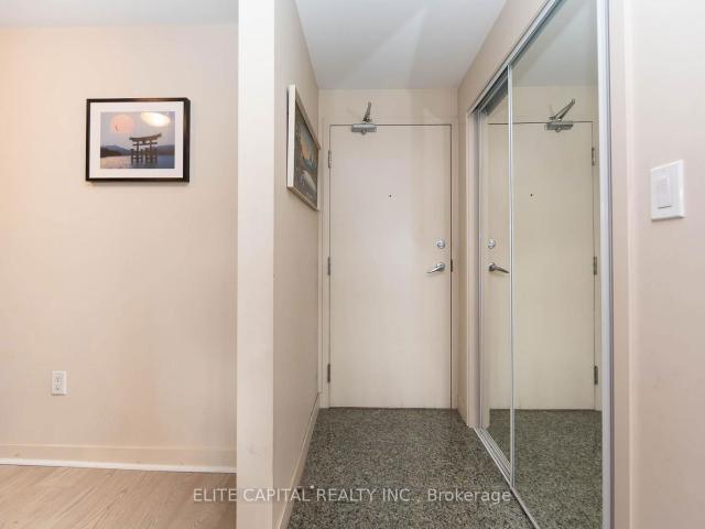 Condo for sale in Toronto, Golden Horseshoe