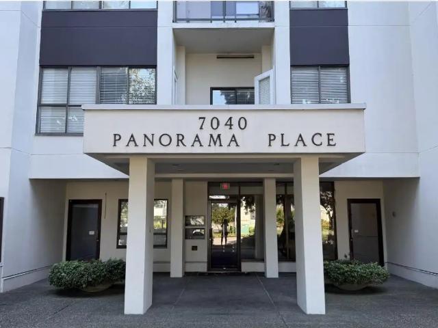 Apartment for rent in City Centre, Richmond