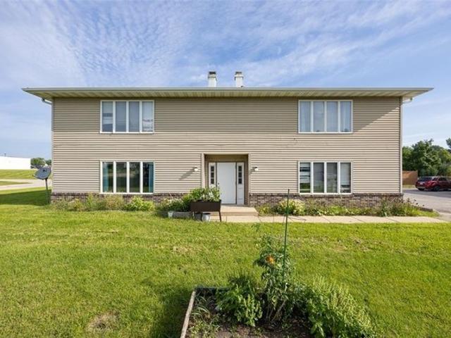 House for sale in Linn, Iowa