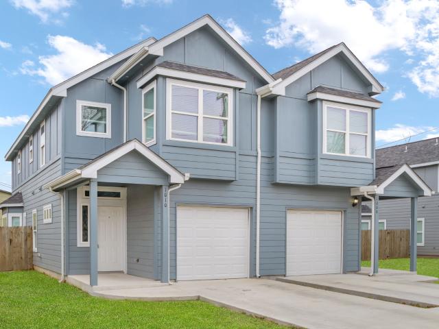 House for sale in Luling, Texas
