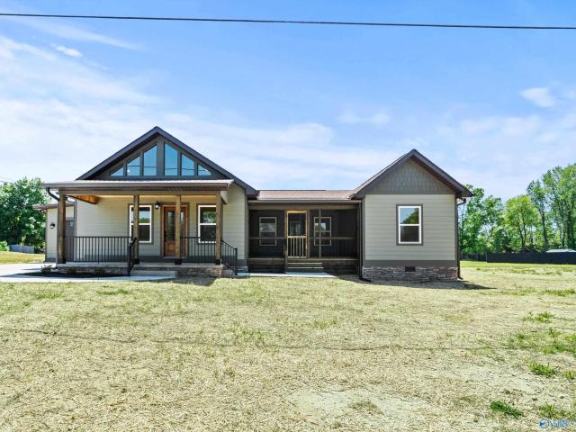 House for sale in Guntersville, Alabama