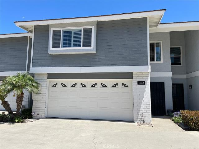 Townhouse for sale in Costa Mesa