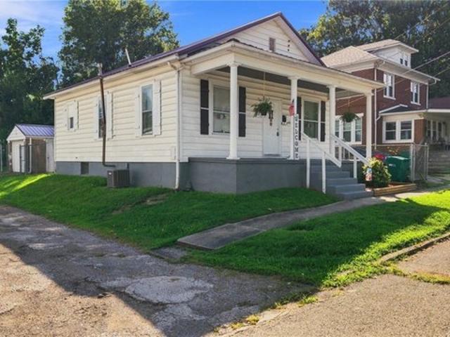 House for sale in Parkersburg, West Virginia