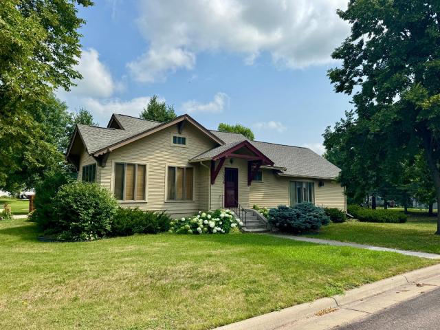 House for sale in Olivia, Minnesota