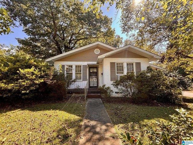 House for sale in Fairfield Highlands, Midfield