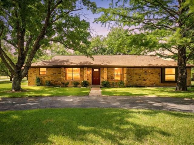 House for sale in Glen Rose, Texas