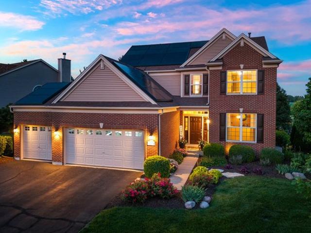 House for sale in North Aurora, Illinois