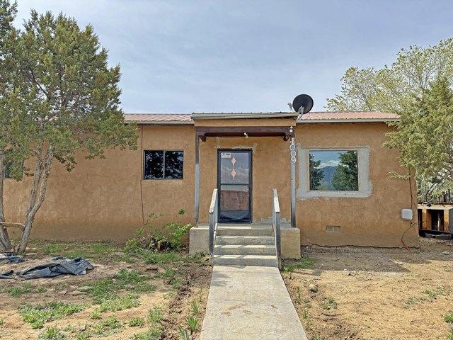 House for sale in El Prado, New Mexico