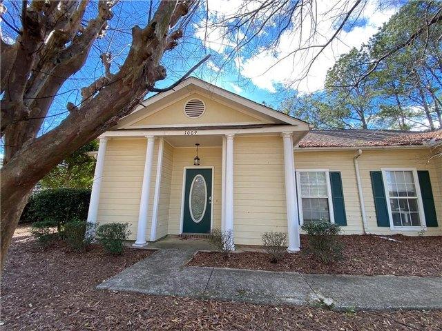 Condo for sale in Auburn, Alabama