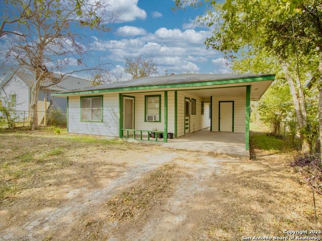 House for sale in Karnes City, Texas