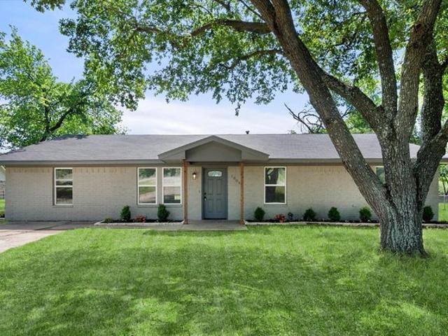 House for sale in Navarro, Texas