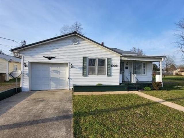 House for sale in Poplar Bluff, Missouri