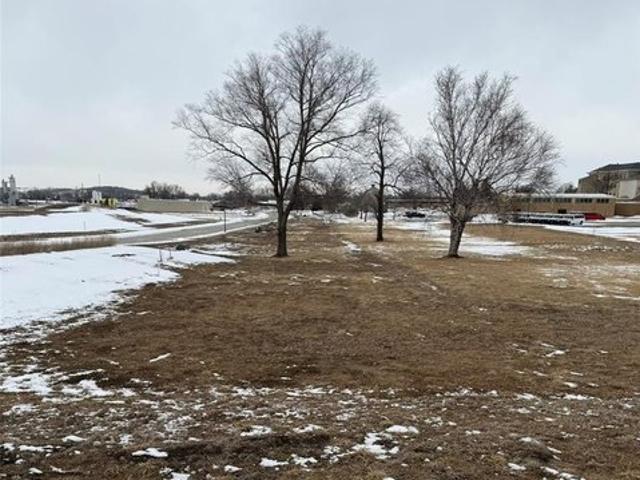 Land for sale in Vinton, Iowa