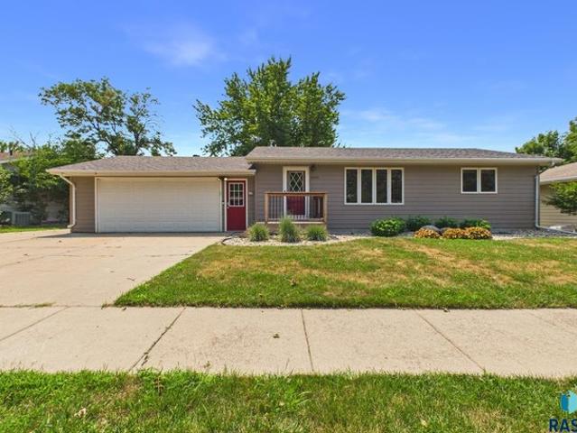 House for sale in Lennox, South Dakota