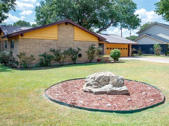 House for sale in De Young, Texas