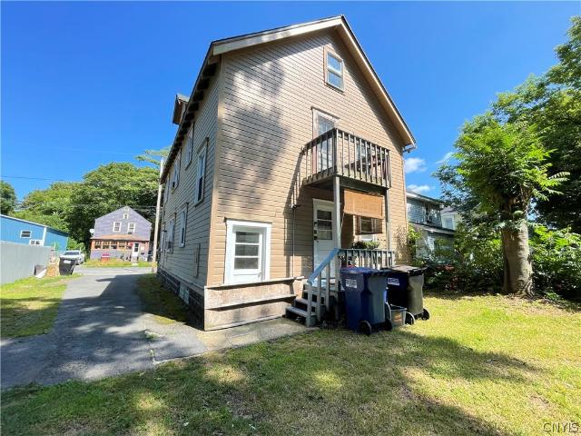 House for sale in Syracuse, New York