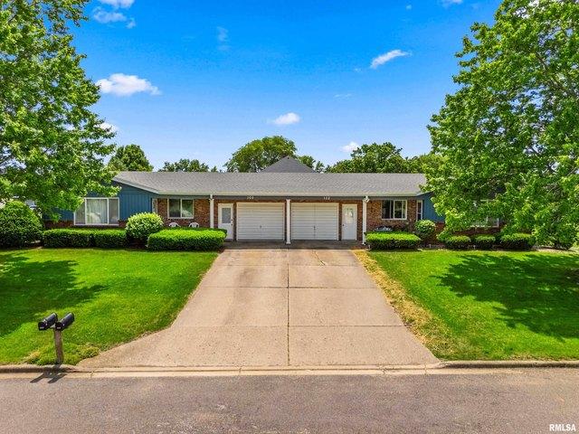 House for sale in Pekin, Illinois
