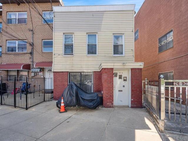 Duplex for sale in Corona