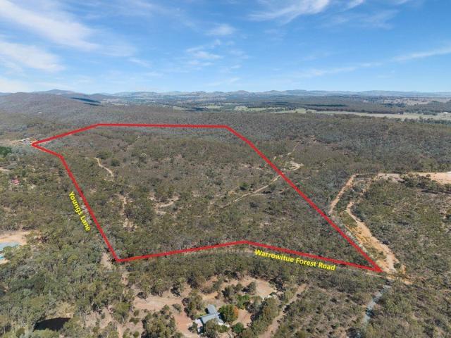 Cottage for sale in Heathcote, Victoria