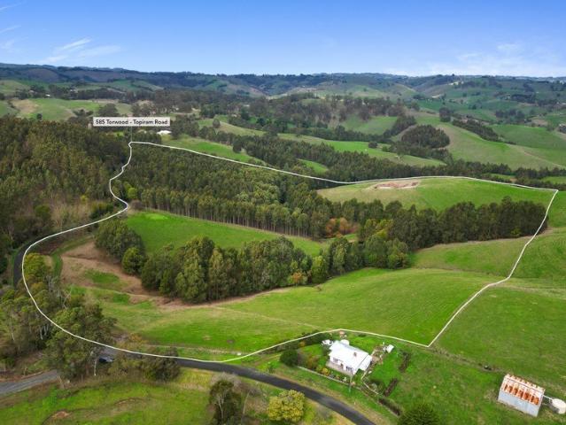 Cottage for sale in Tetoora Road, Victoria