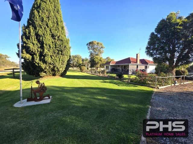 Cottage for sale in Reedy Lake, Victoria