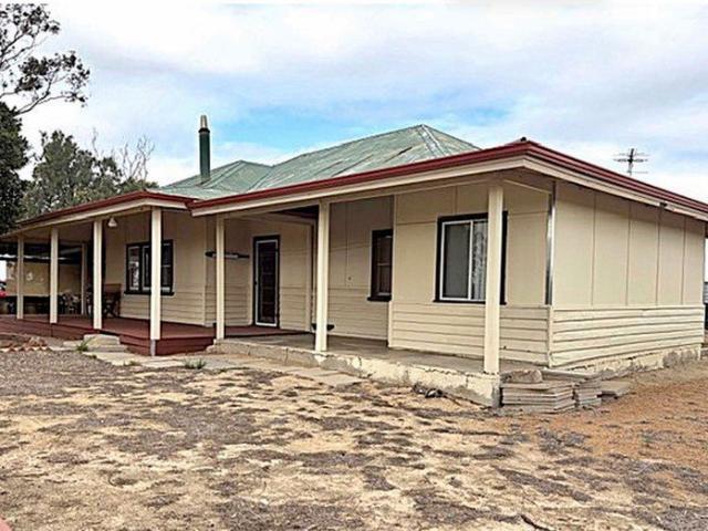 Cottage for sale in Brookton, Western Australia
