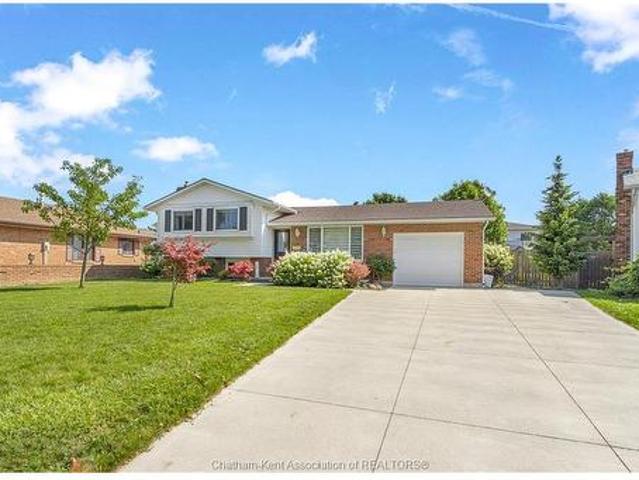 House for sale in Chatham–kent, Ontario